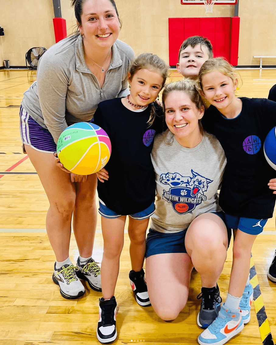 Austin Wildcats coaches and players
